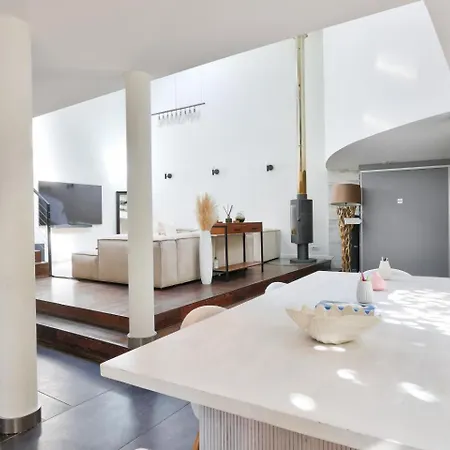 Guestready - Spacious And Charming Loft Near Paris Lejlighed *